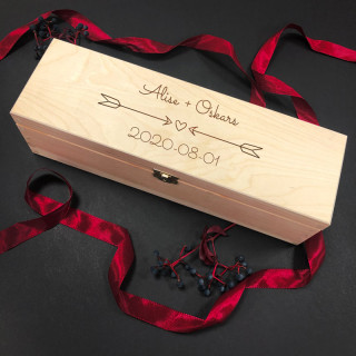 Koka kaste pudelei "Mīlestība" ar Jūsu izvēlētiem vārdiem un datumu