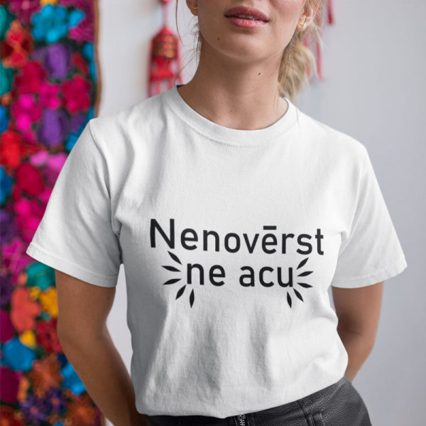 Sieviešu T-krekls "Nenovērst ne acu"