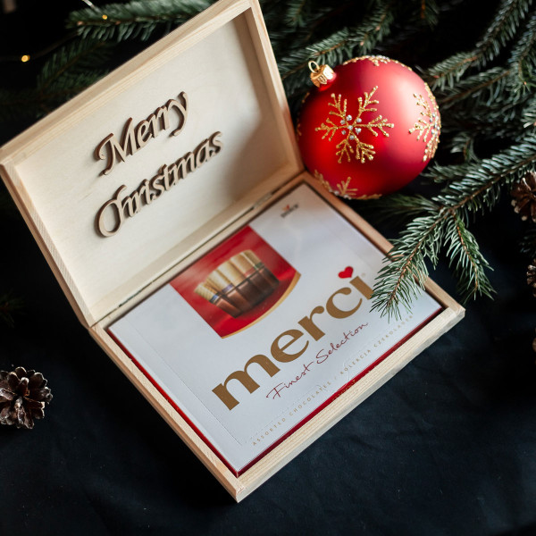 Koka kaste ar šokolādi "Merry Christmas"