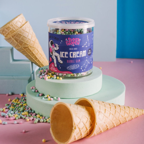 SUPER GARDEN aukstumā žāvētas mini saldējuma bumbiņas ar košļājamās gumijas garšu, 60g