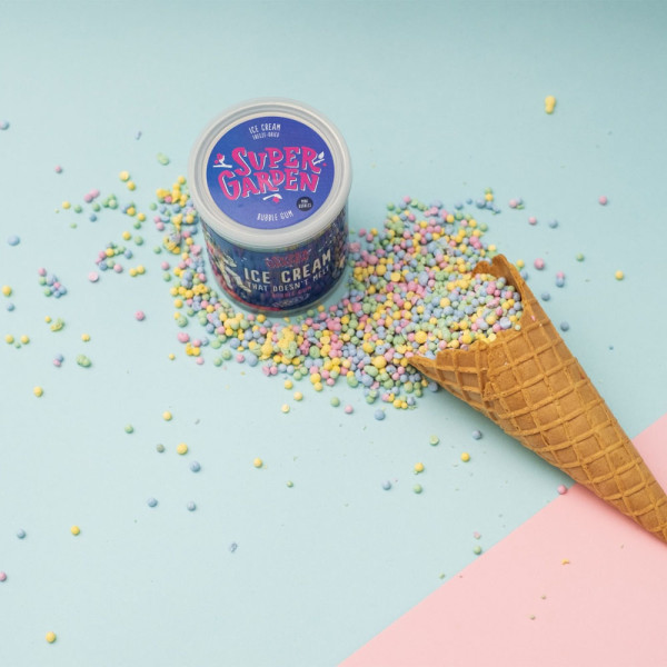 SUPER GARDEN aukstumā žāvētas mini saldējuma bumbiņas ar košļājamās gumijas garšu, 60g