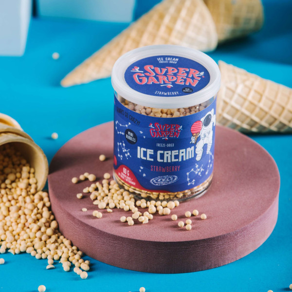 SUPER GARDEN aukstumā žāvētas mini saldējuma bumbiņas ar zemeņu garšu, 60g