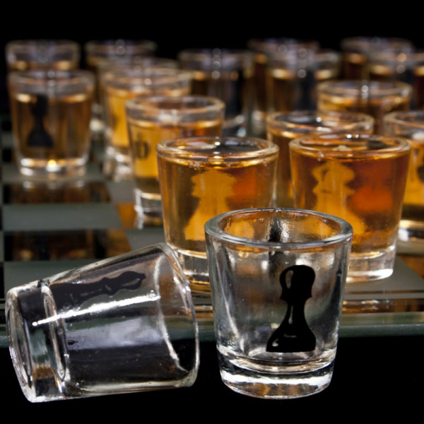 Alkoholiskais šahs/dambrete