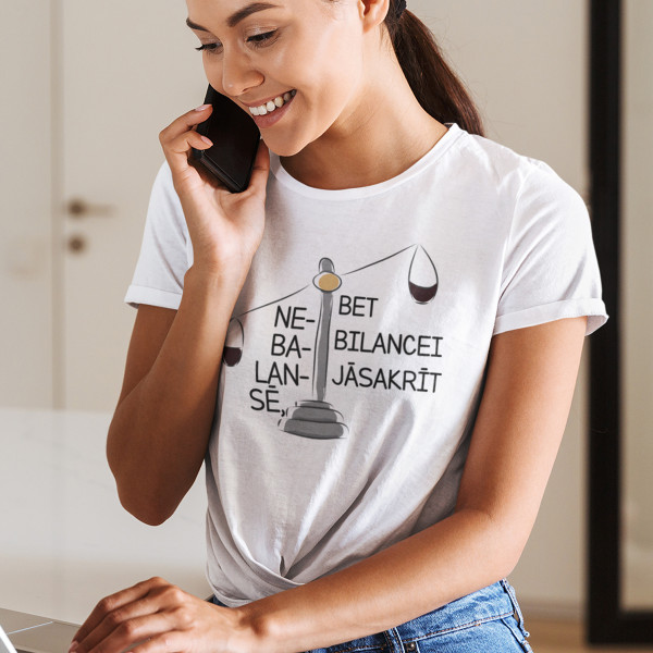Sieviešu T-krekls "Grāmatveža bilance"