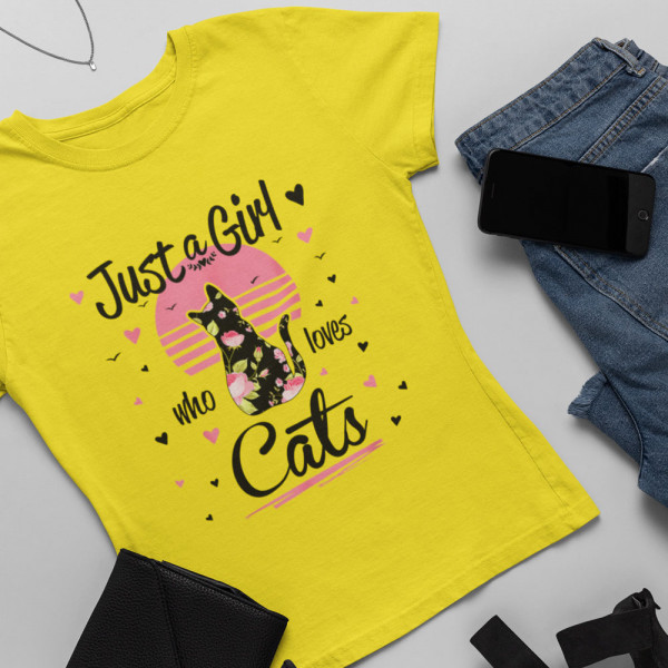 Sieviešu t-krekls "Just a girl who loves cats"