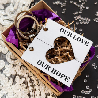 Atslēgu piekariņu komplekts "Our love, our hope"