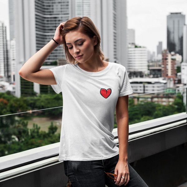 Sieviešu T-krekls "Maza sirsniņa"