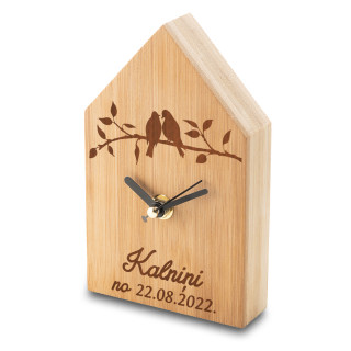 Bambusa mājas formas pulkstenis "Ģimene" ar Jūsu izvēlēto vārdu un datumu