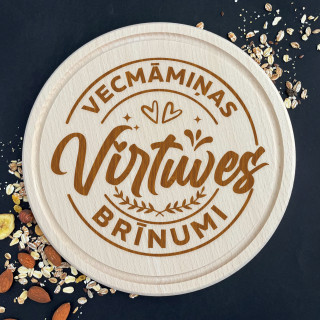 Apaļš virtuves dēlis ar gravējumu "Vecmāmiņas virtuves brīnumi"