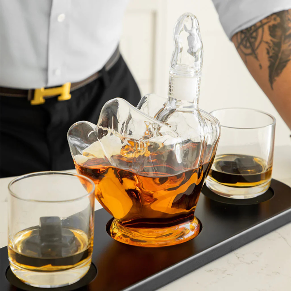 Grafīna un 2 glāžu komplekts "Middle Finger"