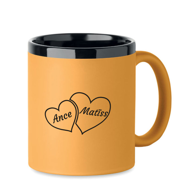 Krūze ar gravējumu "Hearts" ar jūsu izvēlētiem vārdiem