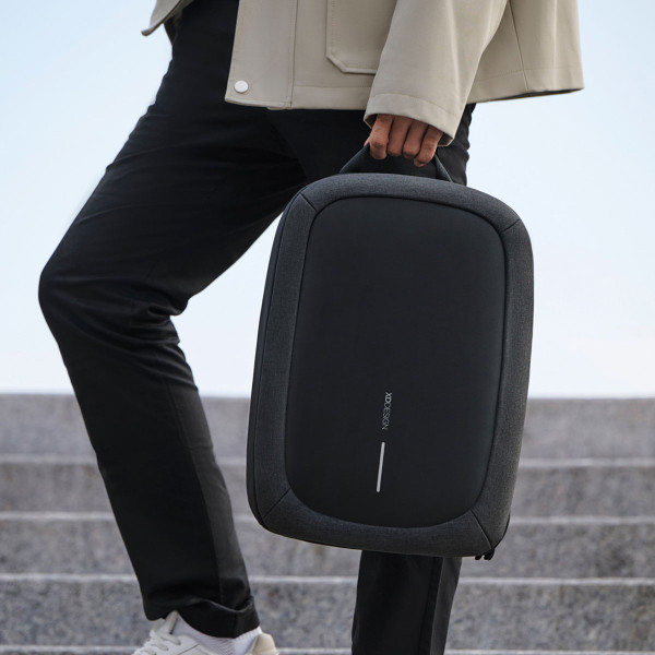 Mugursoma "Bobby Edge" ar aizsardzību pret zādzībām