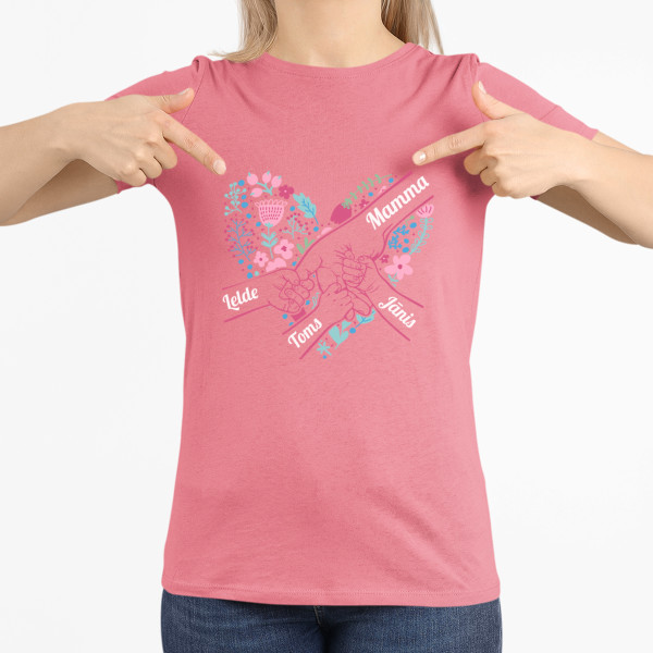 Sieviešu T-krekls "Mammas sirds" ar izvēlētiem bērnu vārdiem